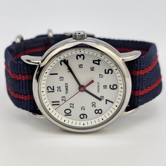 Timex Field Men's Watch 38MM White Dial Blue Red Canvas Strap New Battery - Picture 1 of 13